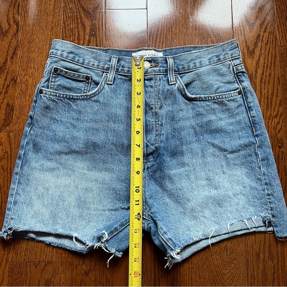 Aritzia Denim Forum Yoko High Rise Mid Thigh Cut-Off Denim Shorts - Size 29 - Picture 13 of 16